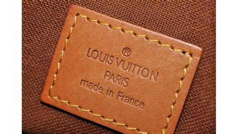 etiqueta louis vuitton original ropa|Como reconocer una Louis Vuitton genuina de una falsa.